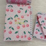 Kit Doce Cerejinha - Agenda, Bloquinho e Calendário 2026