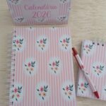 Kit Monograma Flores - Agenda, Bloquinho e Calendário 2026